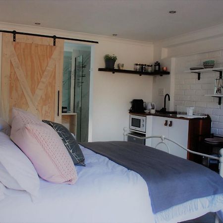 Secure, Private, Queen Room Close To Airport Port Elizabeth Kültér fotó